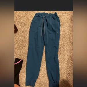 Teal Jaannuu Women's Scrubs; XS Shirt, Small Pants